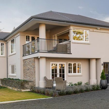 Oakview Hotel Ханмер Спрингс Екстериор снимка