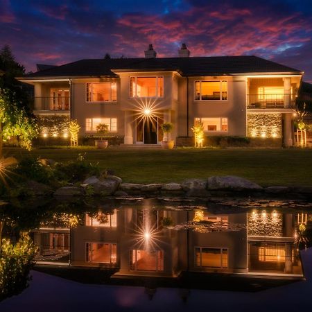 Oakview Hotel Ханмер Спрингс Екстериор снимка